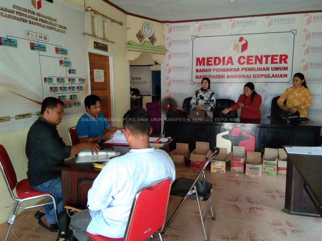 Penerimaan dan Verifikasi Berkas Administrasi Panwaslu Kecamatan Existing pada Pemilihan Serentak Tahun 2024