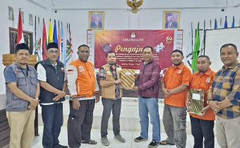 Jeprianto Terima Dokumen Perbaikan Persyaratan Bakal Calon Anggota DPRD Bangkep