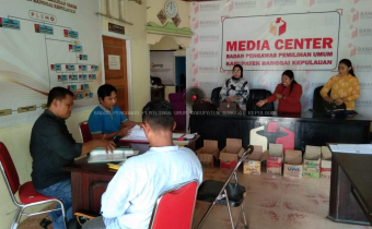 Penerimaan dan Verifikasi Berkas Administrasi Panwaslu Kecamatan Existing pada Pemilihan Serentak Tahun 2024